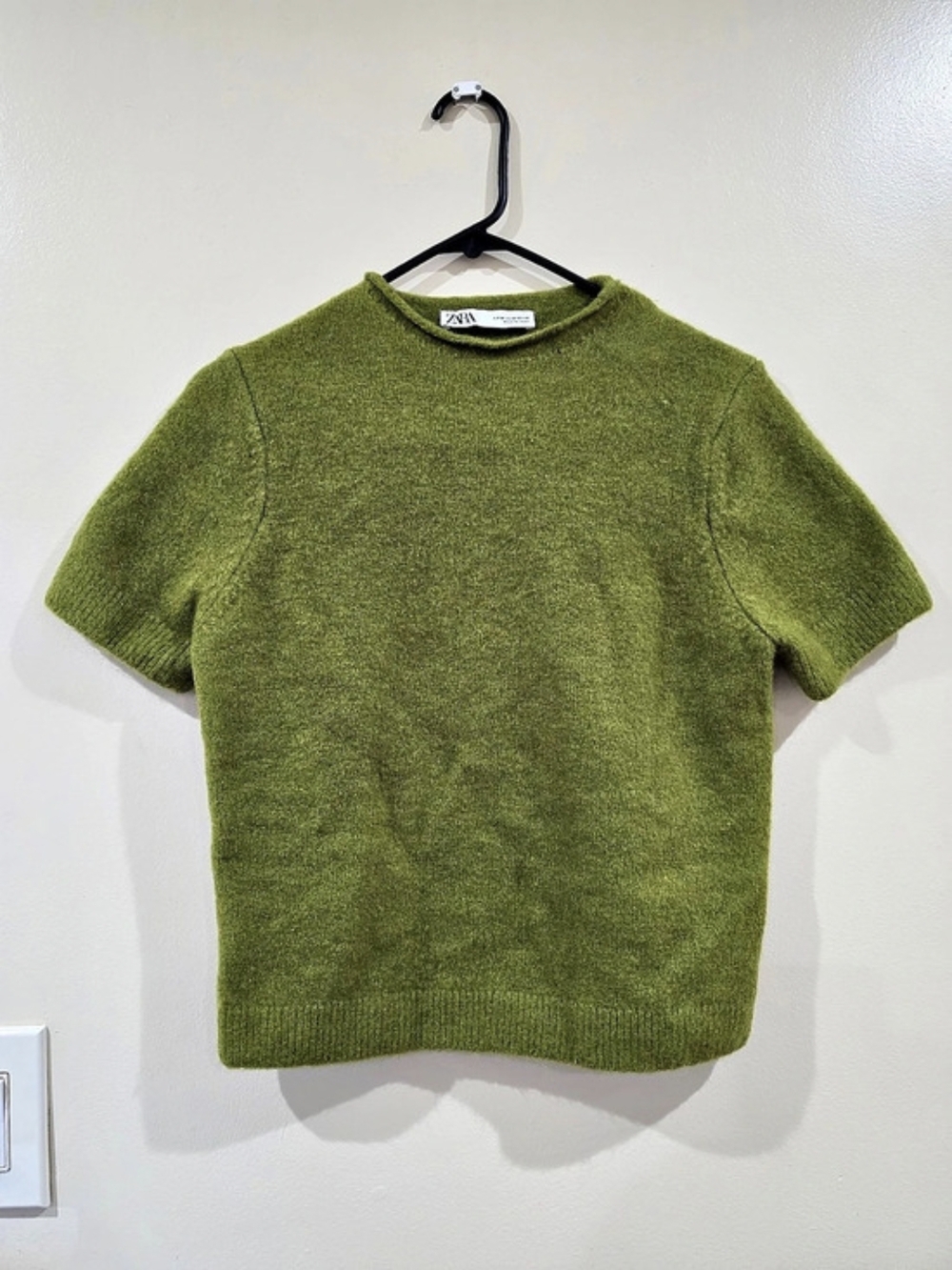 Zara Green Short Sleeve Sweater Size Medium Like New